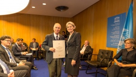 Голові наглядової ради ПНТУ вручили медаль ЮНЕСКО